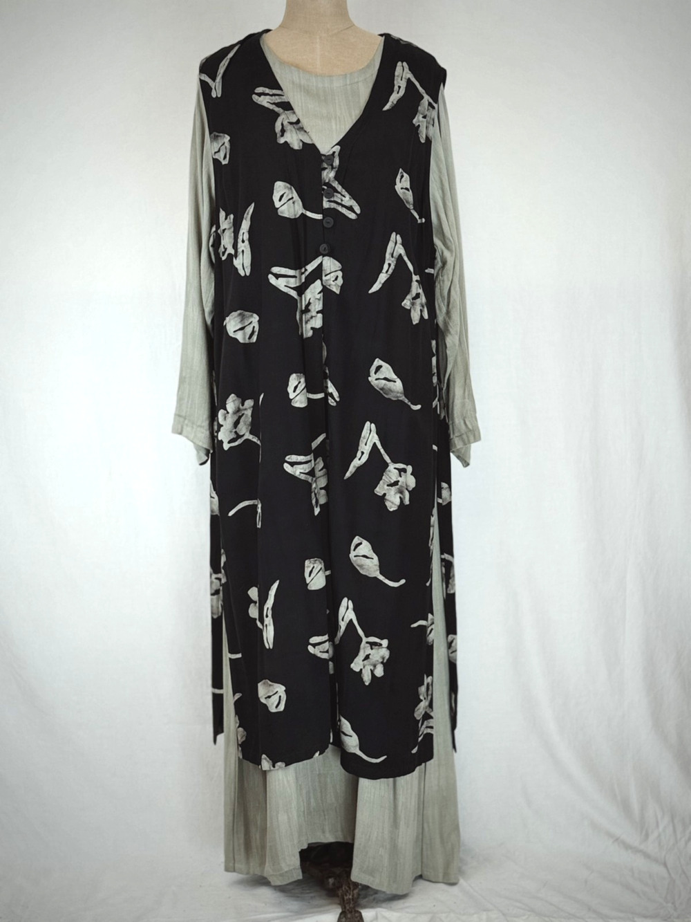 Vintage Y2K Red's Threads Sage Green Maxi Dress w/Black Vest L/XL #50193